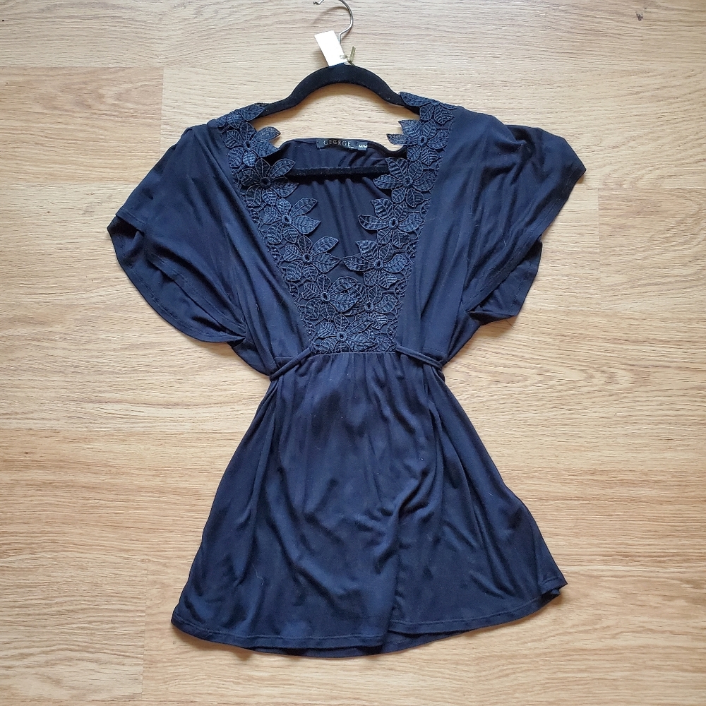 Black waist tie V-neck top